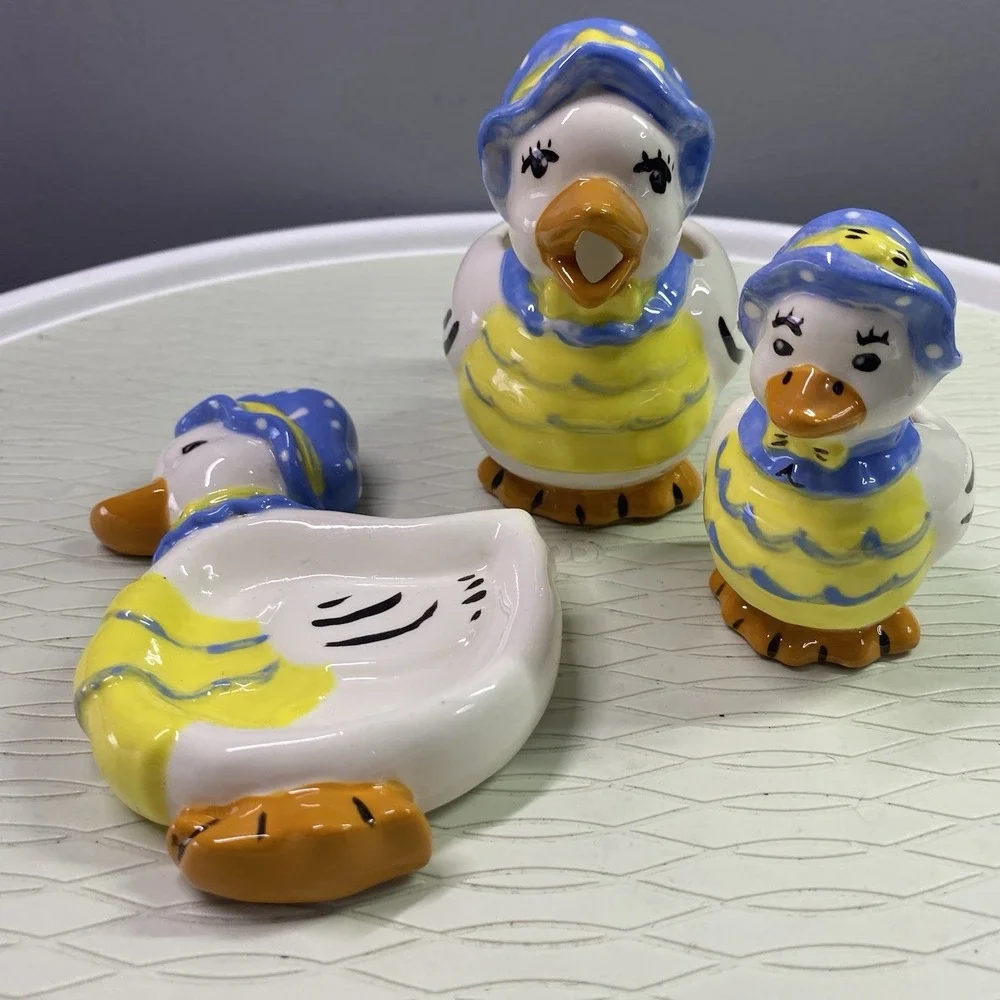 Vintage Set-4 Ceramic Ducks Wearing Bonnets. Creamer,Spoon Rest,Toothpick Holder